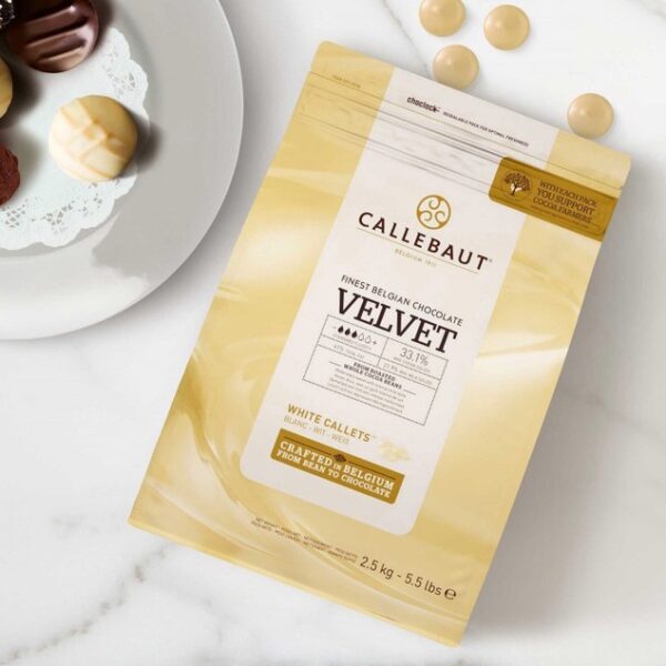Callebaut Finest Belgian White Chocolate W2/Velvet 2.5kg - Image 4
