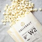 Callebaut W2 White Chocolate 28% 1 Kg Callets - Image 4