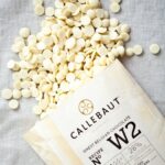Callebaut W2 Finest Belgian White Chocolate Callets 400g - Image 2