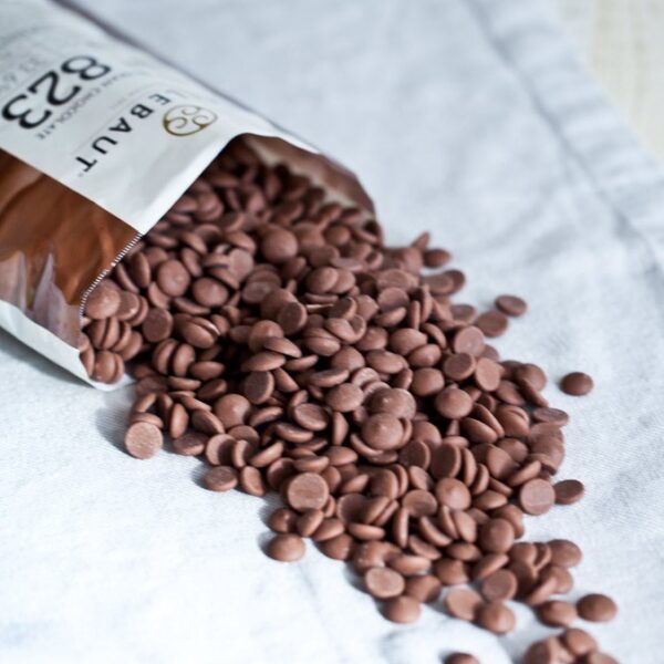 Callebaut 2 x 1kg Bundle - 811 Finest Belgian Dark, 823 Milk Chocolate - Image 3