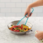 Wilton Versa Tools Squeeze & Pour Spatula - Image 8