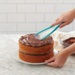 Wilton Versa Tools Squeeze & Pour Spatula - Image 7
