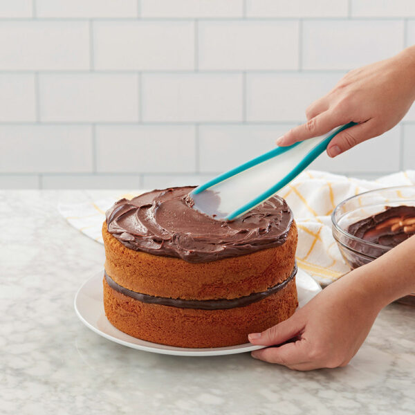 Wilton Versa Tools Squeeze & Pour Spatula - Image 7