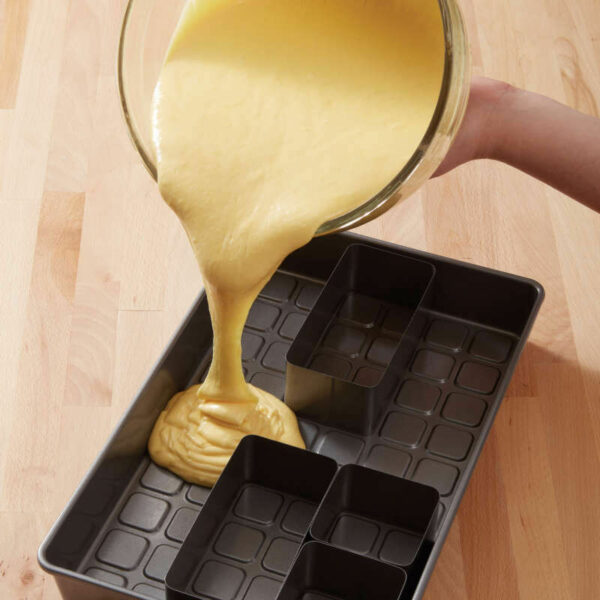 Wilton Countless Celebration Cake Pan Set - Image 7