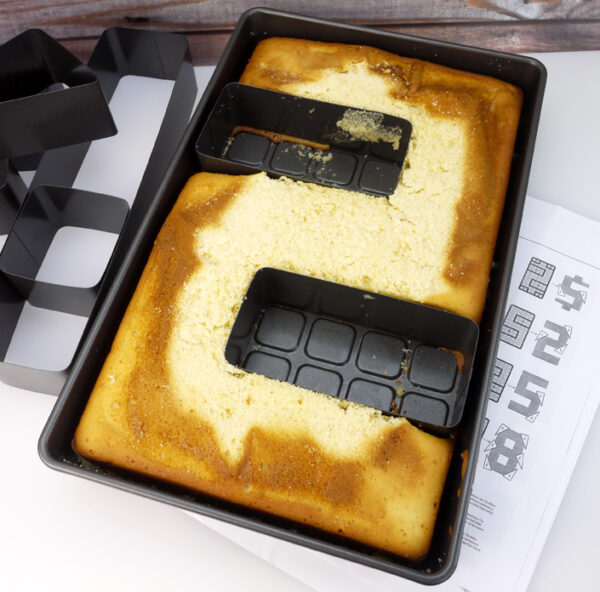 Wilton Countless Celebration Cake Pan Set - Image 8
